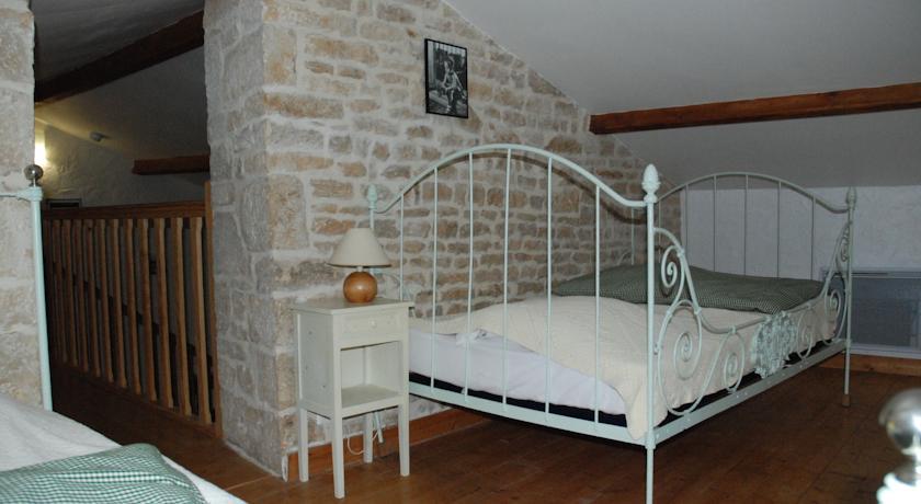 Couette Et Potager D'Antan Melle (Deux-Sevres) Room photo